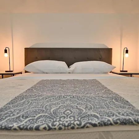 Uma Apartment *