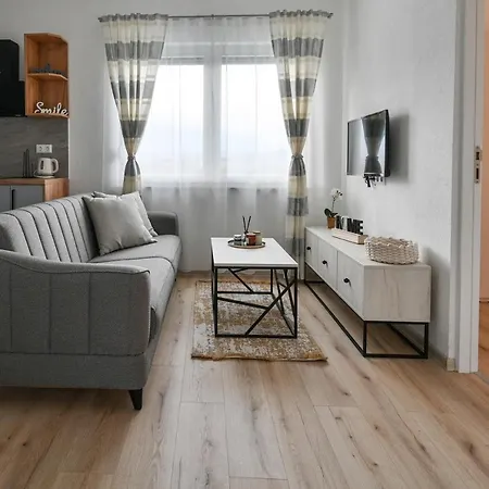 Apartment Uma *