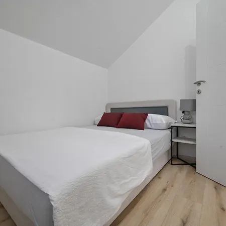 Uma Apartman